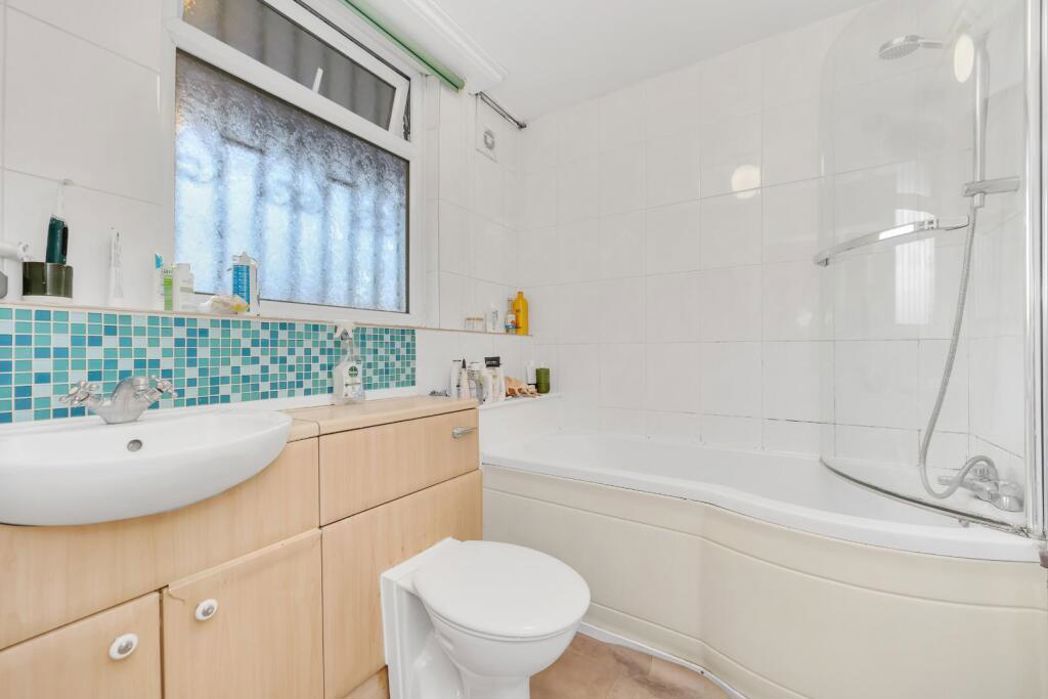 Flat 4, 213, London, E2 6AB