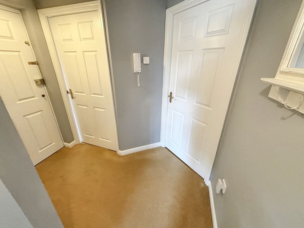 Property image 5 of 9