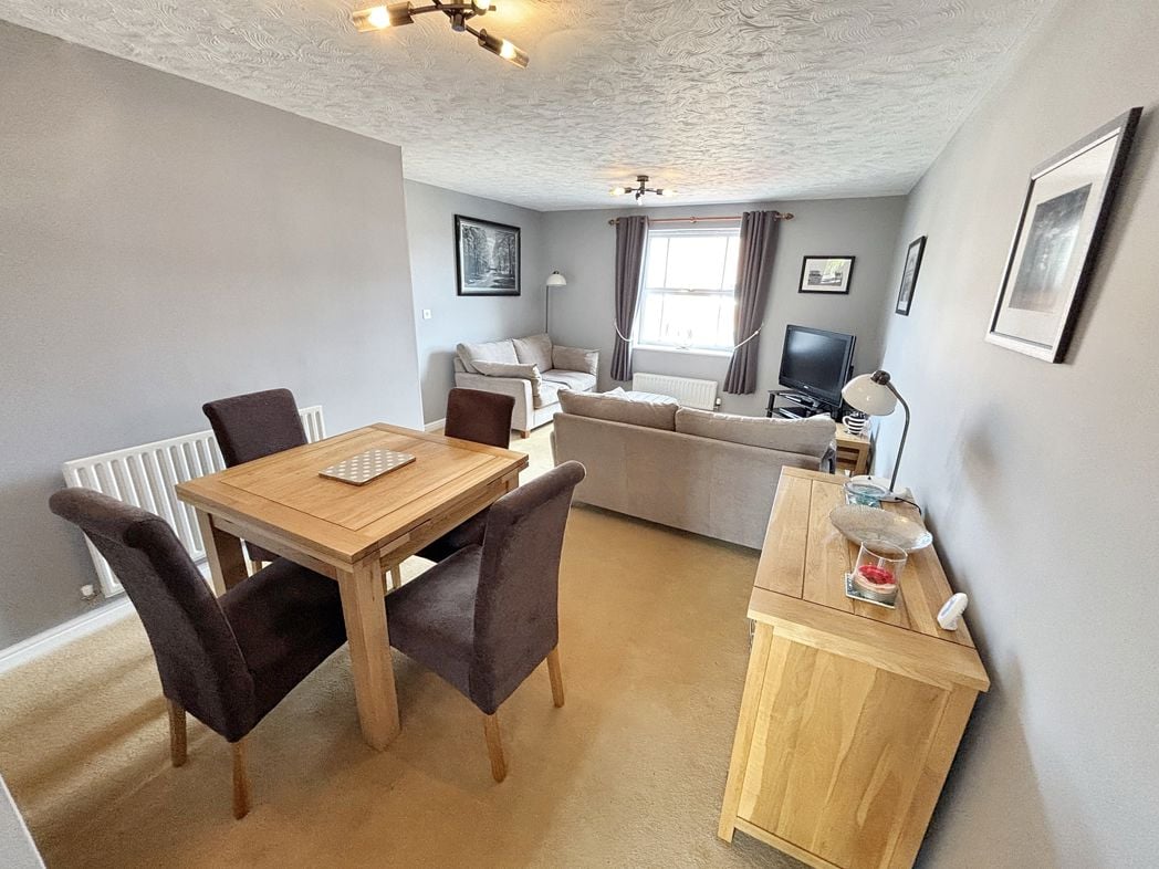 Property image 6 of 9