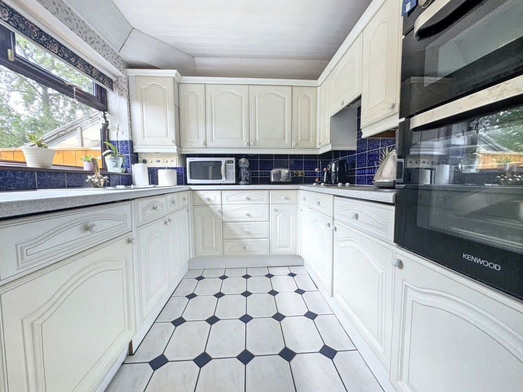 Property image 8 of 21