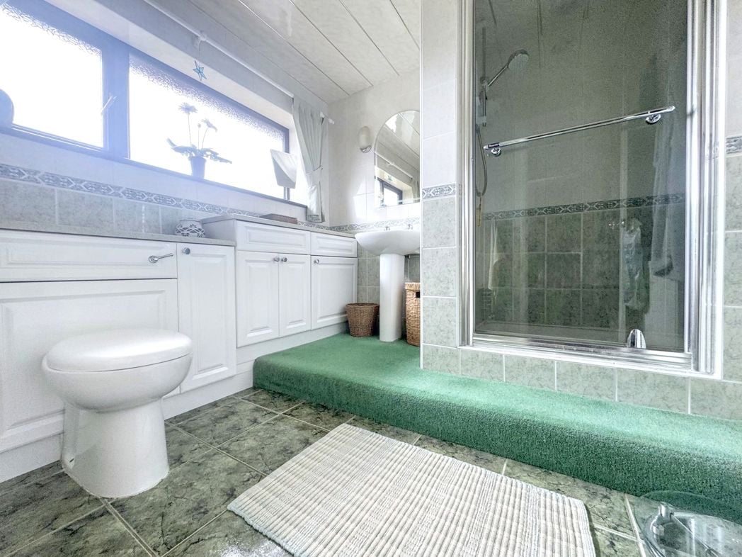 Property image 14 of 21