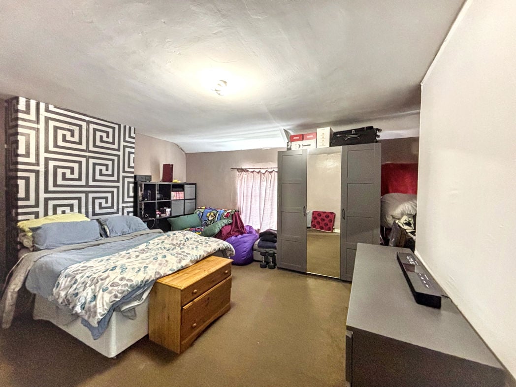 Property image 7 of 12