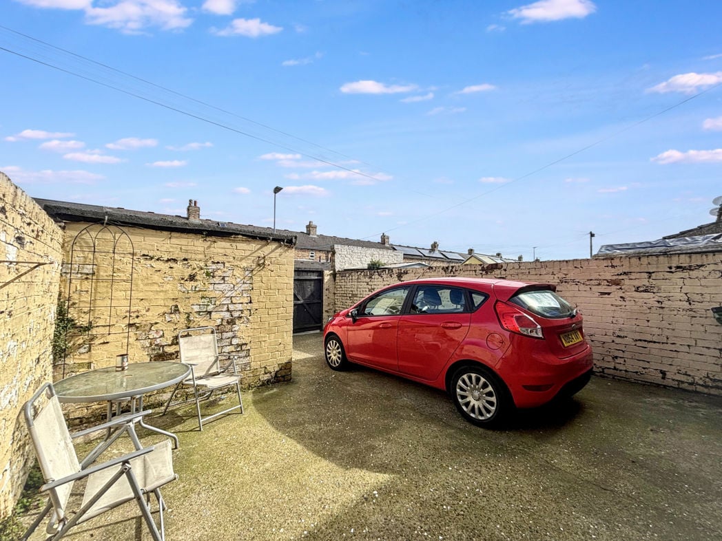 Property image 10 of 12