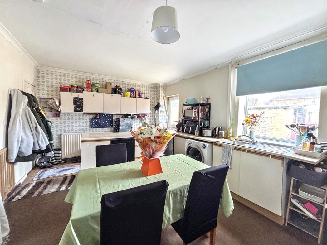 Property image 5 of 12