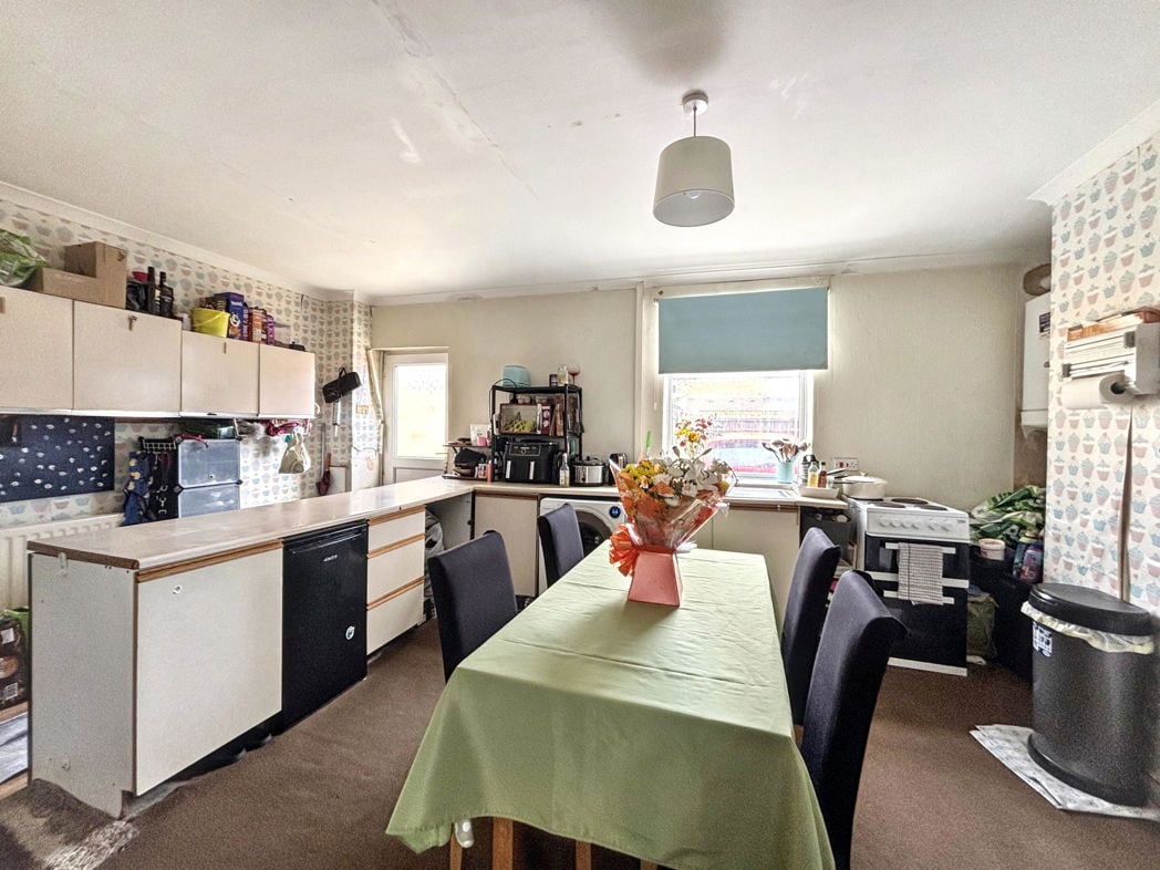 Property image 4 of 12
