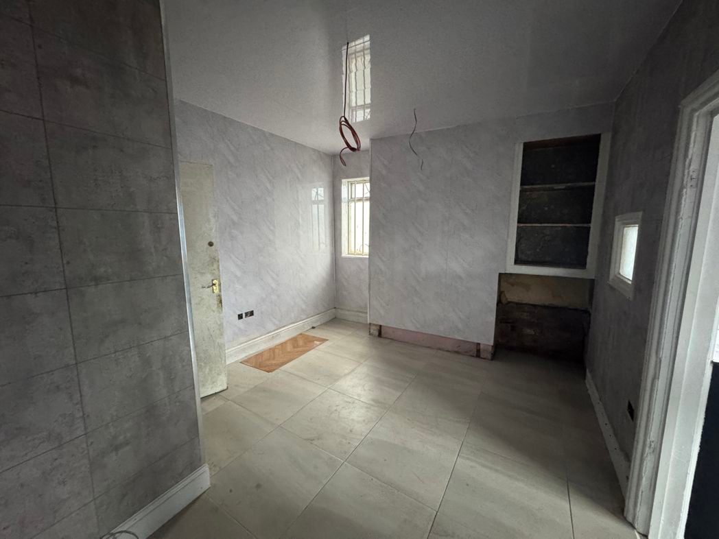Property image 3 of 25