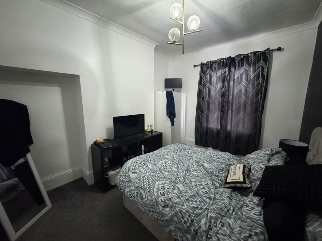 Property image 10 of 25