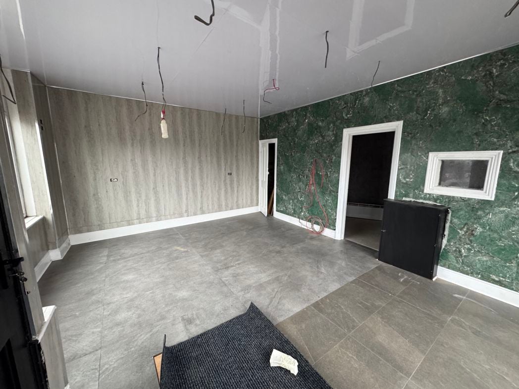 Property image 2 of 25