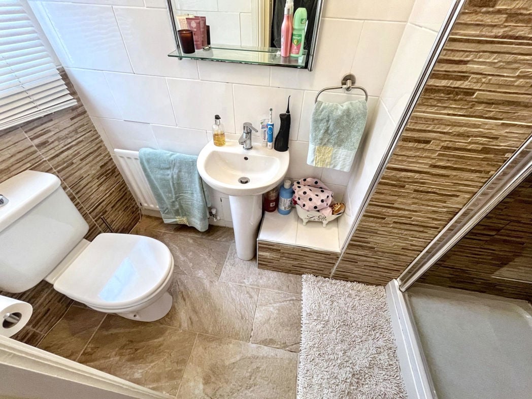 Property image 8 of 20