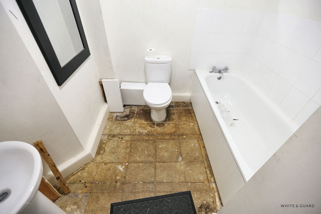 Property image 6 of 9