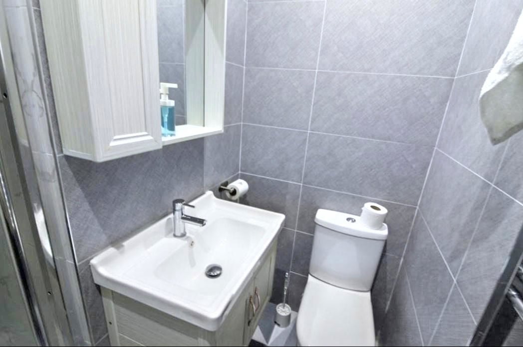 Property image 4 of 8