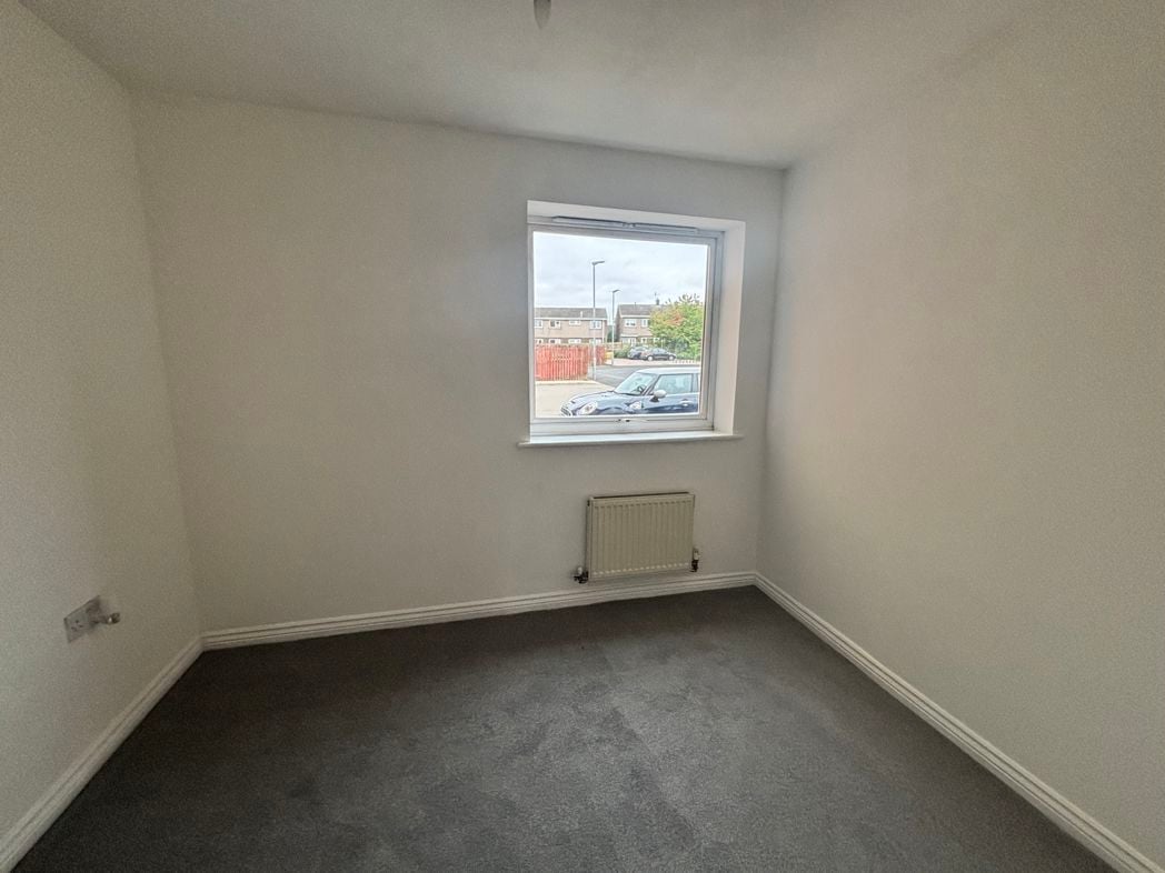Property image 8 of 9