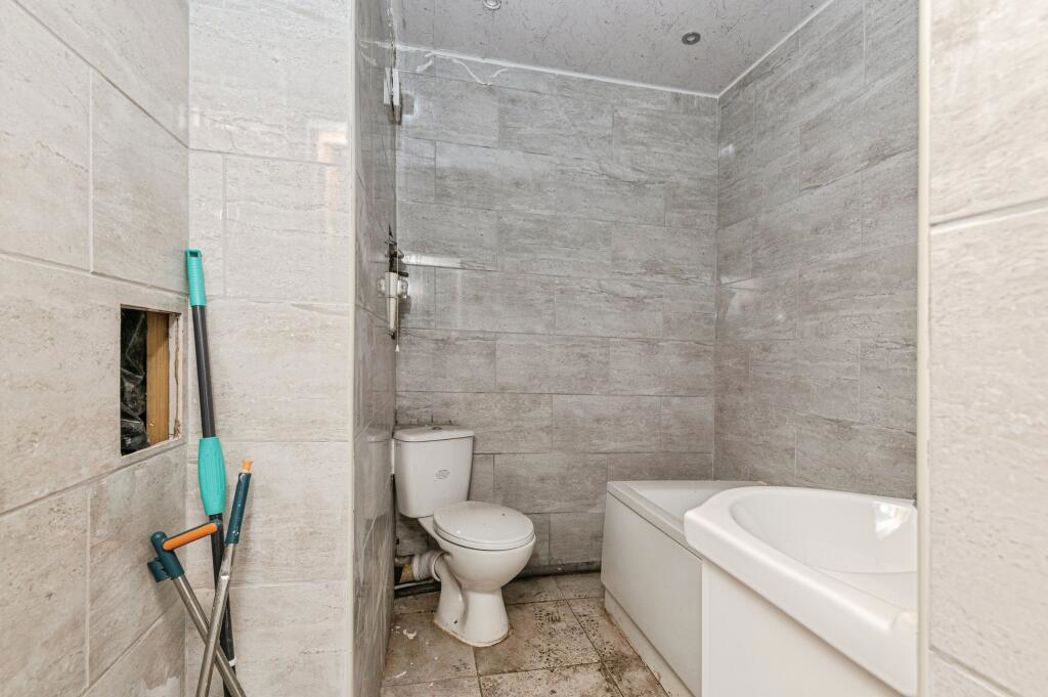 Property image 25 of 27