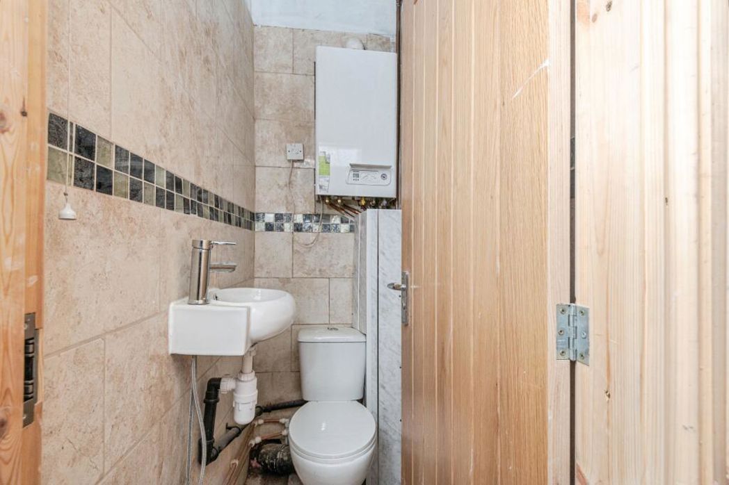 Property image 14 of 27