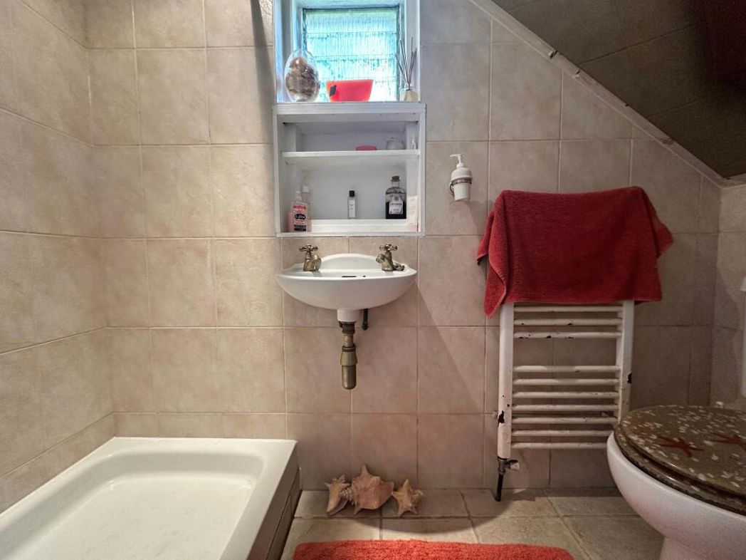 Property image 6 of 19