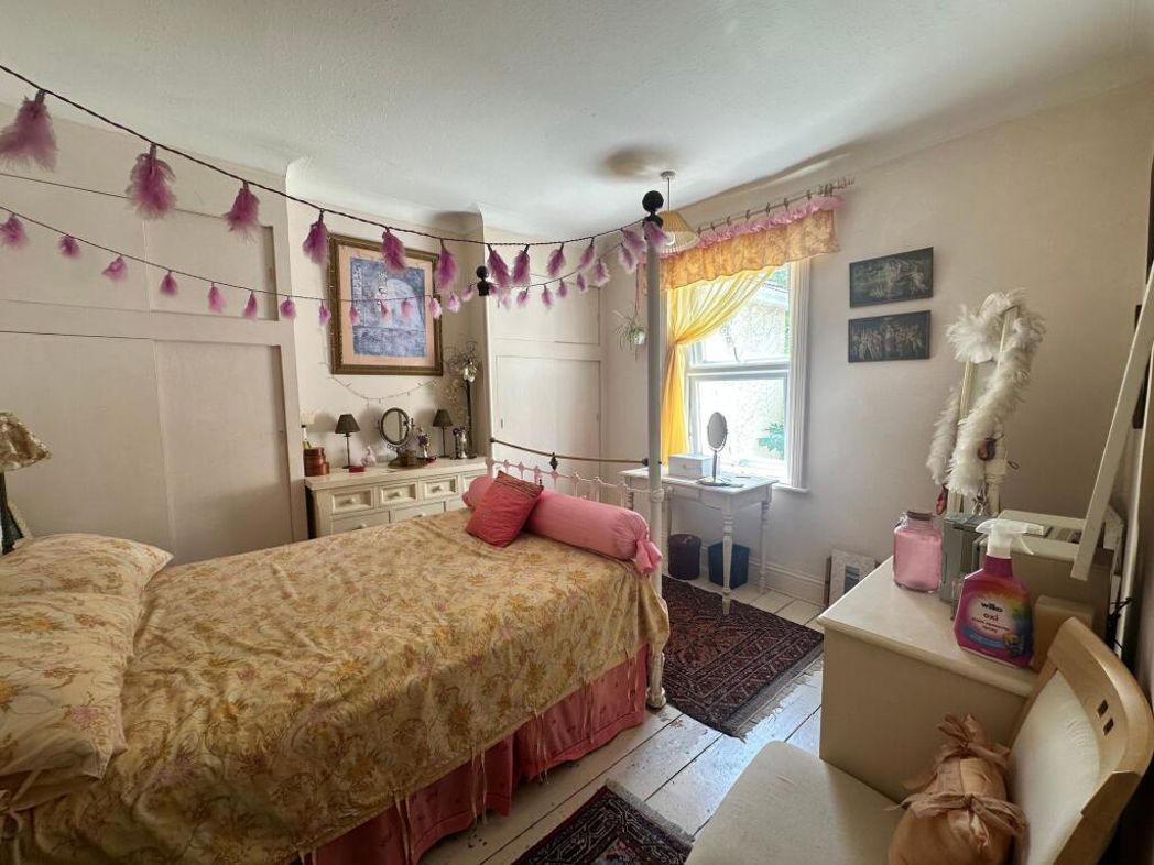 Property image 12 of 19