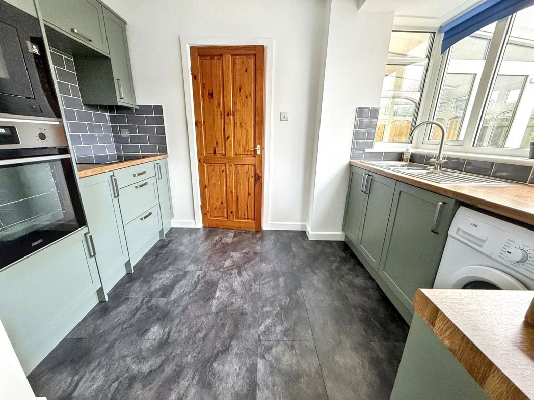 Property image 11 of 15