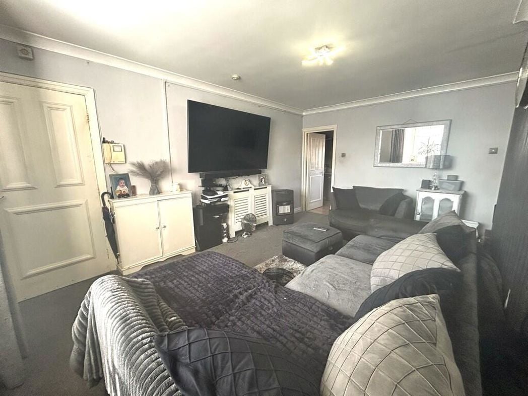 Property image 11 of 15