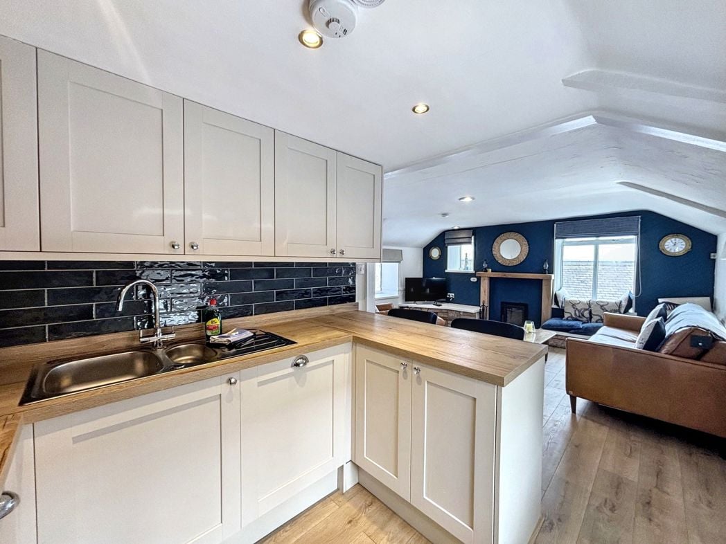 Property image 11 of 24