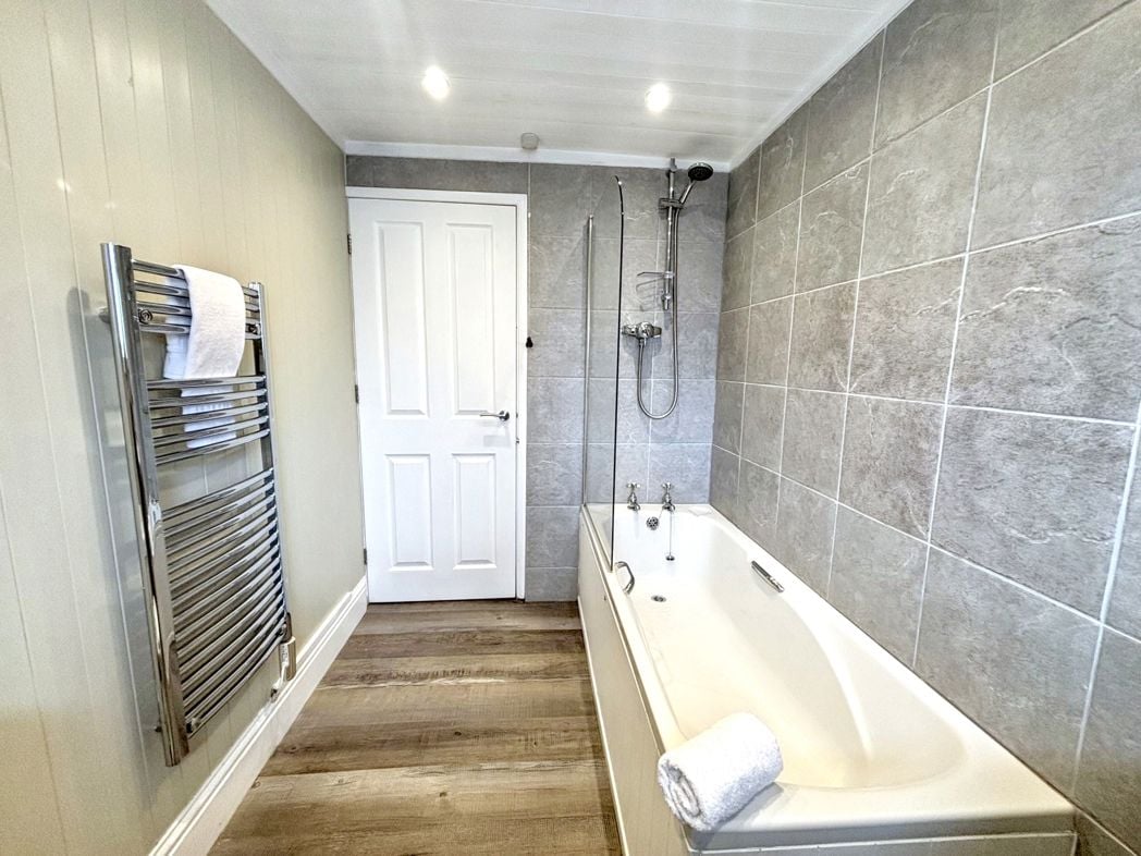 Property image 16 of 24