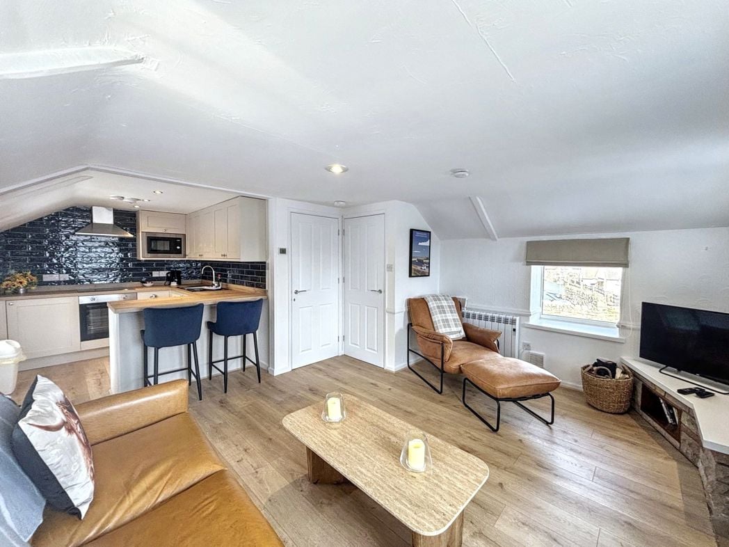 Property image 10 of 24