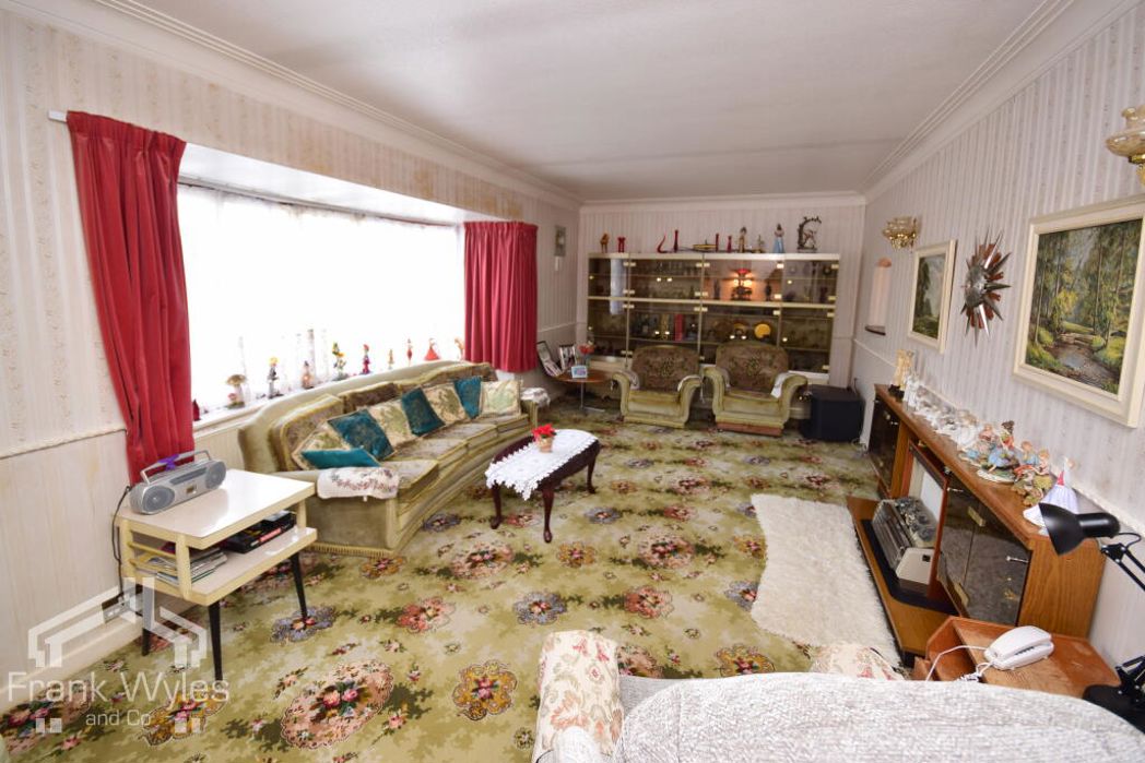 Property image 2 of 13