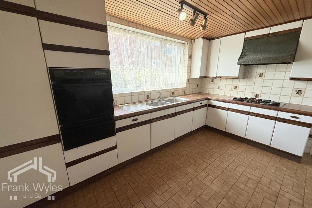 Property image 6 of 13