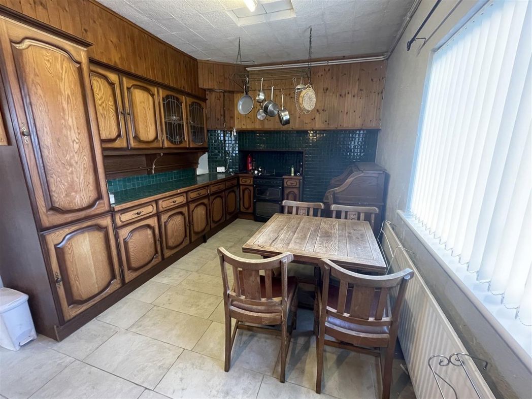 1, 1A & 1B, Carmarthenshire, Carmarthenshire, SA18 2DB