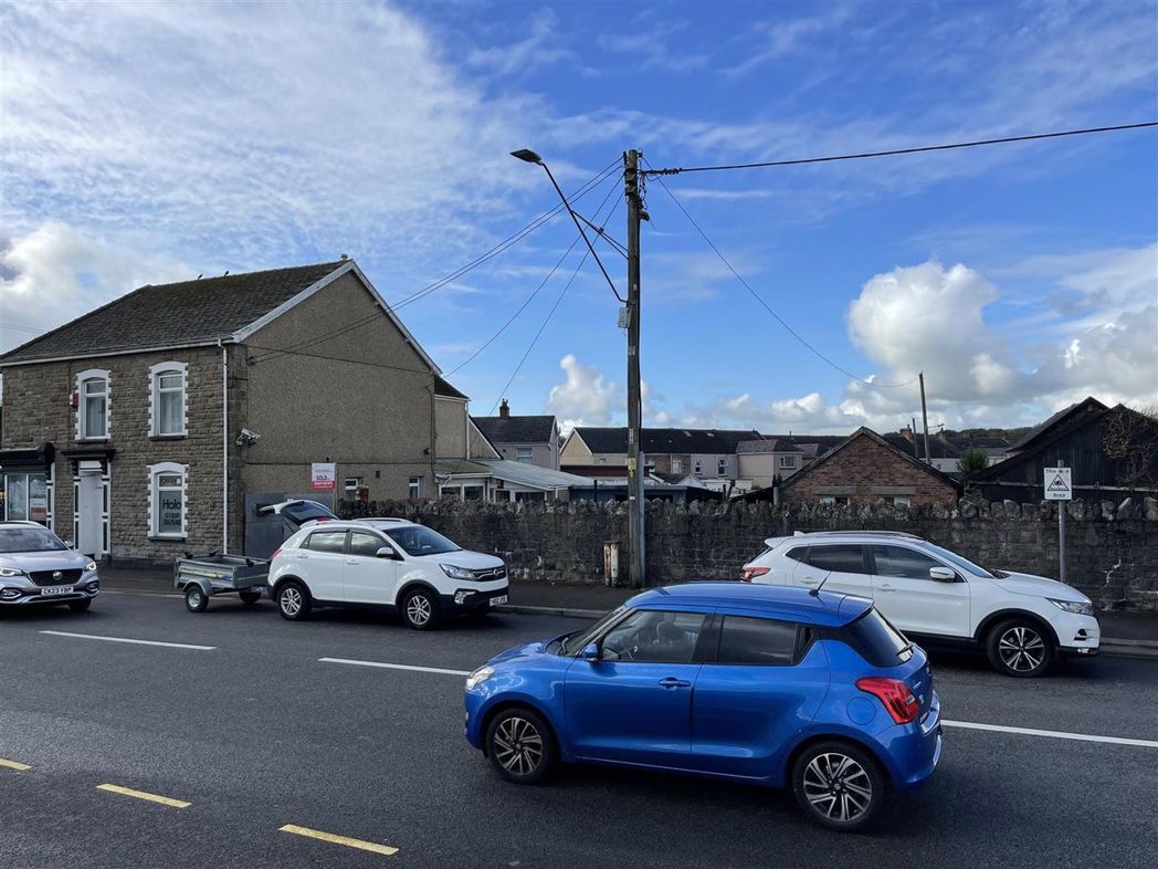 1, 1A & 1B, Carmarthenshire, Carmarthenshire, SA18 2DB