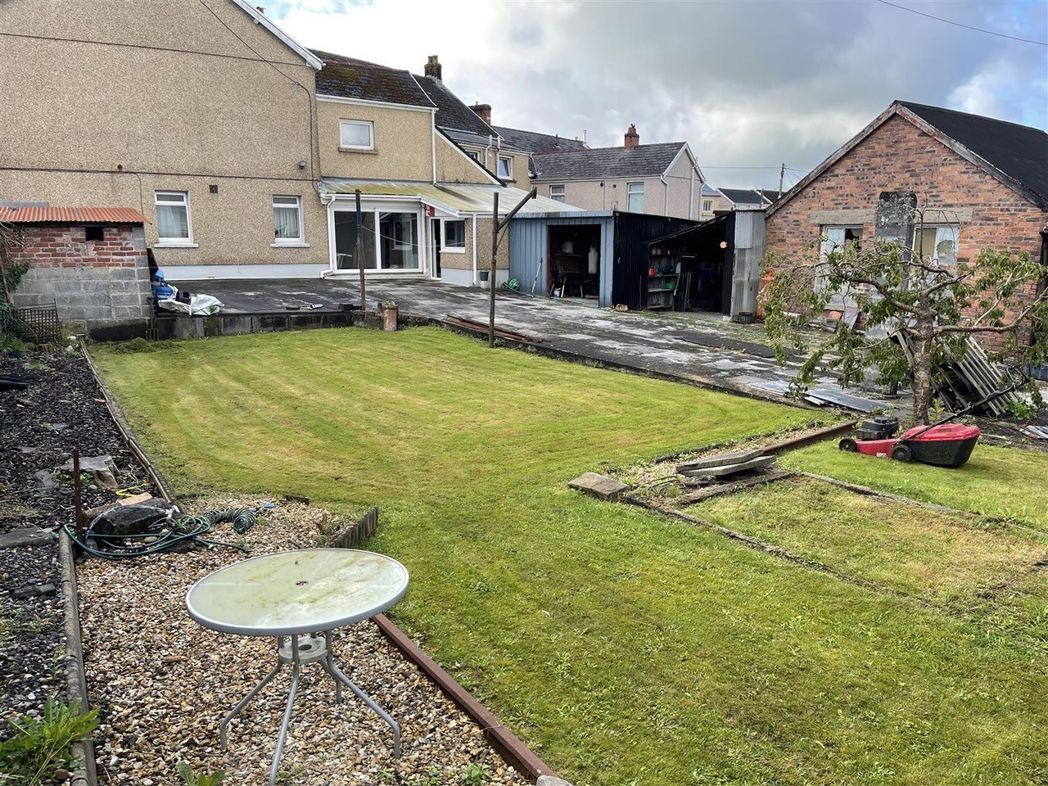 1, 1A & 1B, Carmarthenshire, Carmarthenshire, SA18 2DB