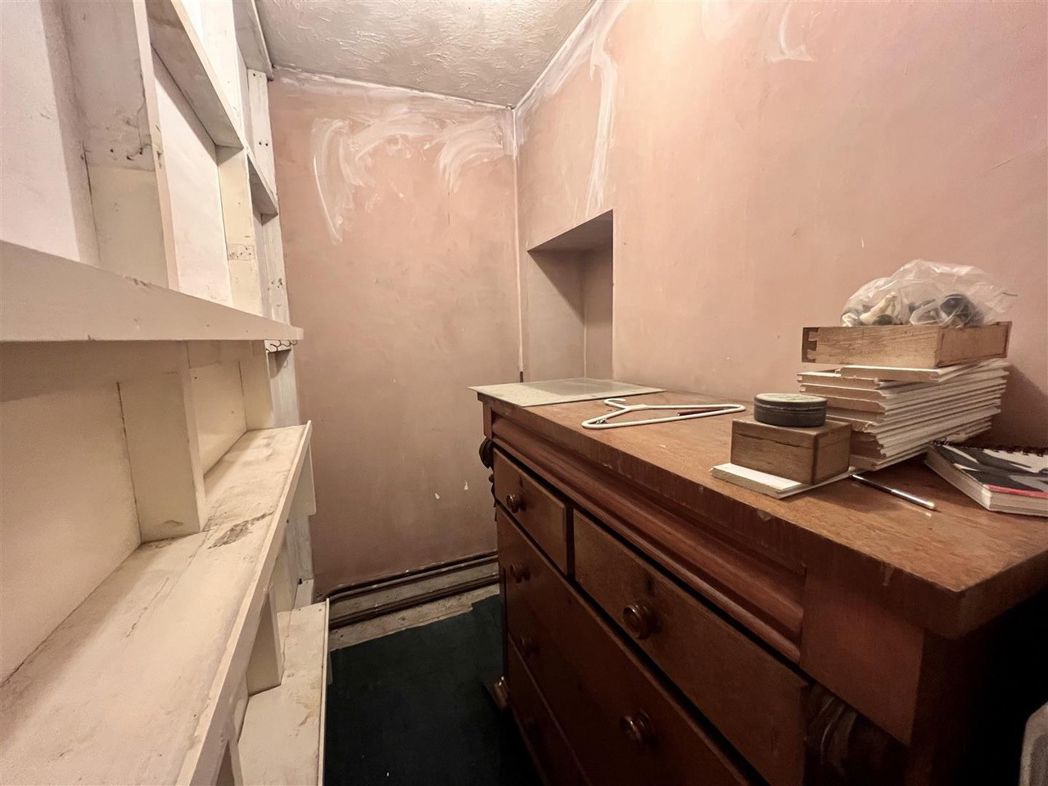 1, 1A & 1B, Carmarthenshire, Carmarthenshire, SA18 2DB