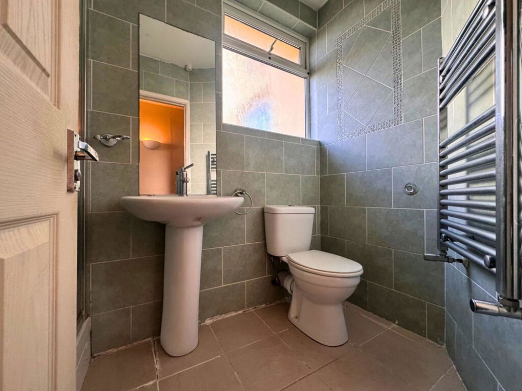 Property image 5 of 9