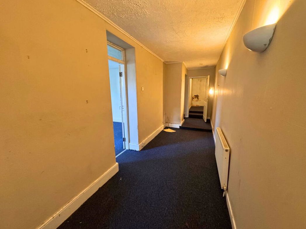 Property image 4 of 9