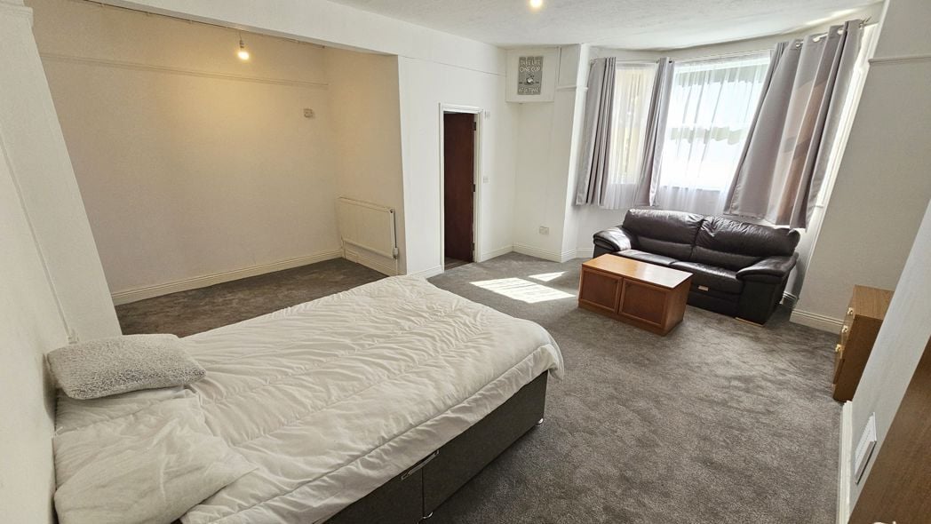 Property image 11 of 20
