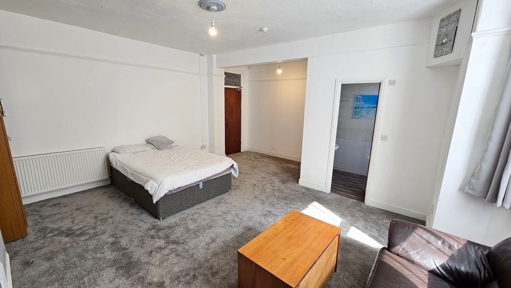Property image 12 of 20