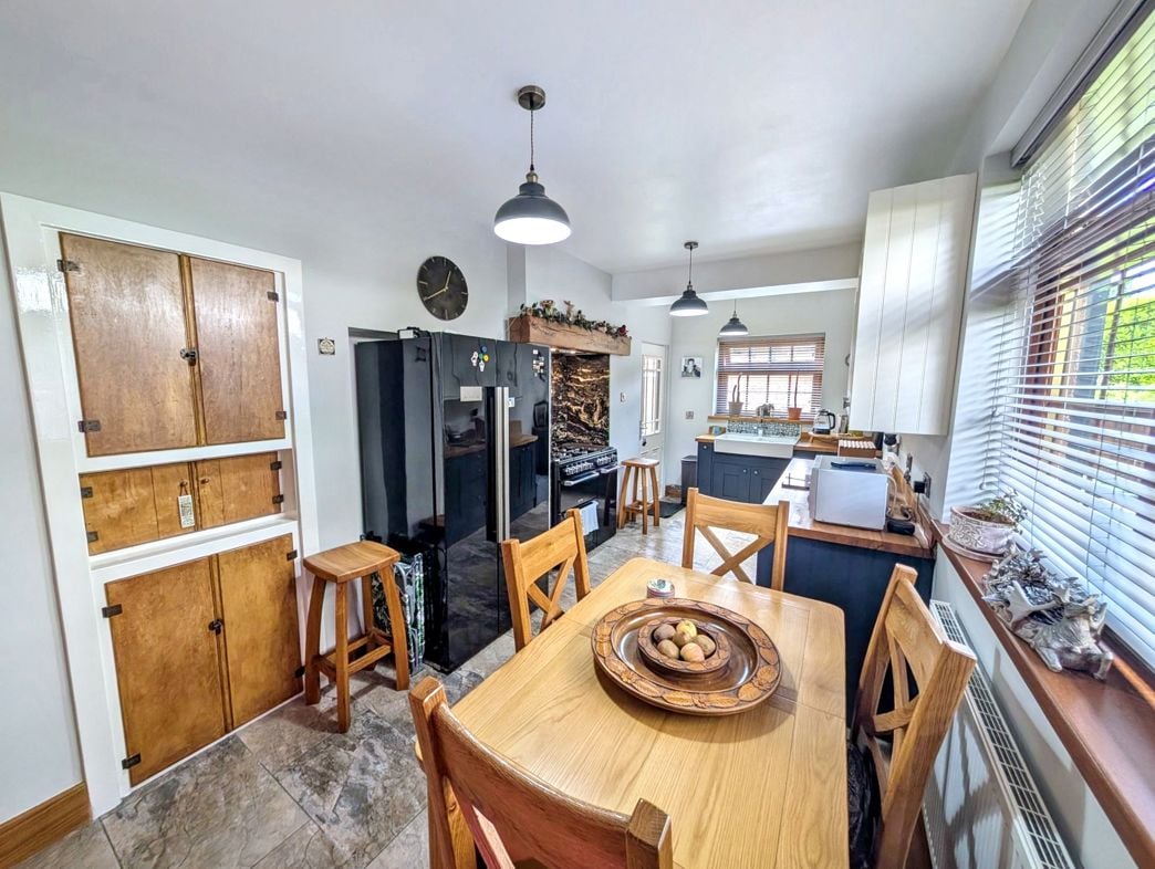 Property image 9 of 27