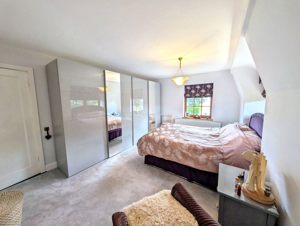 Property image 13 of 27