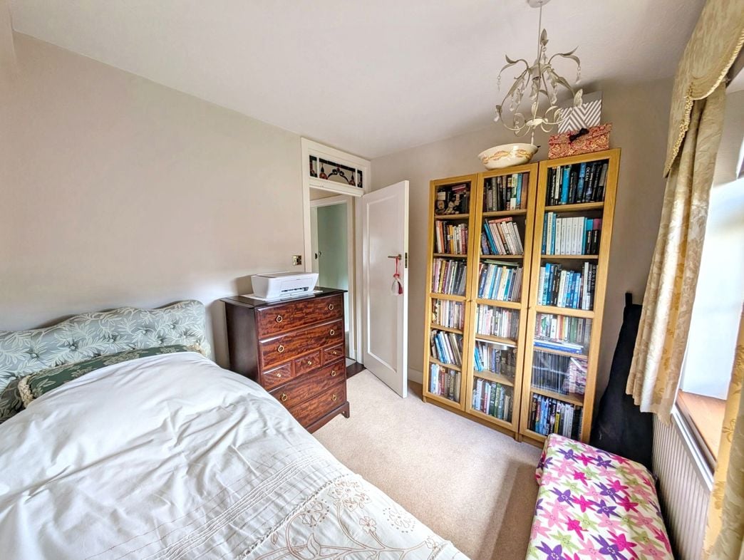 Property image 16 of 27