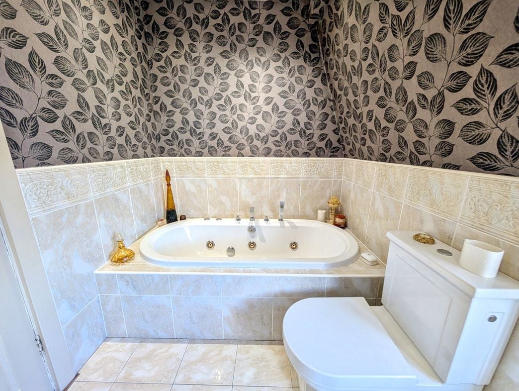 Property image 18 of 27