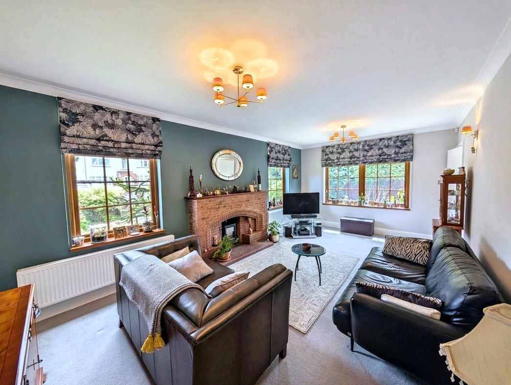 Property image 2 of 27