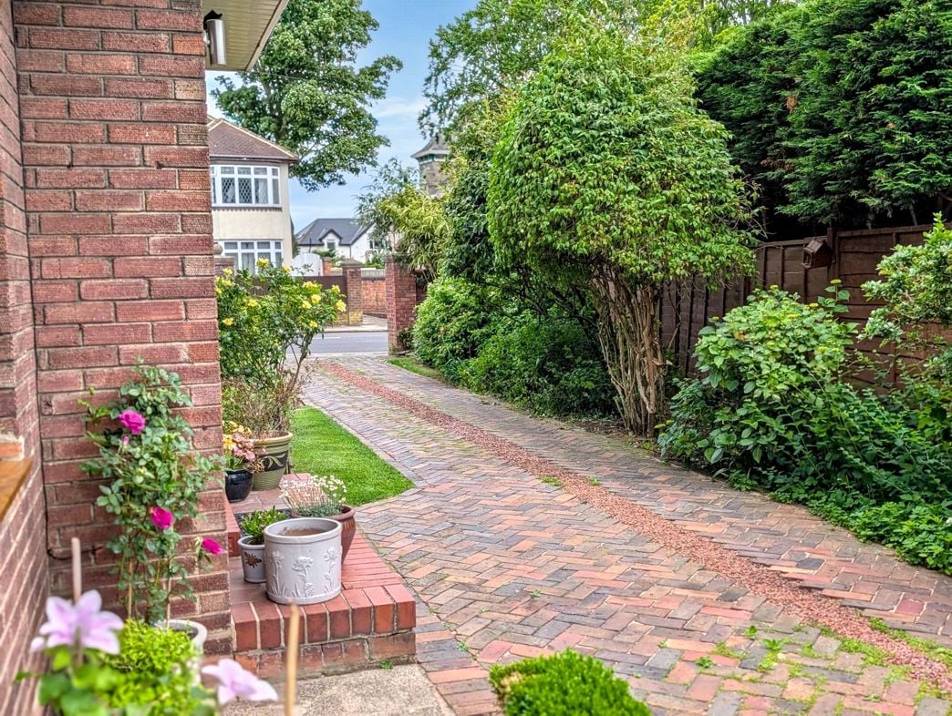 Property image 23 of 27