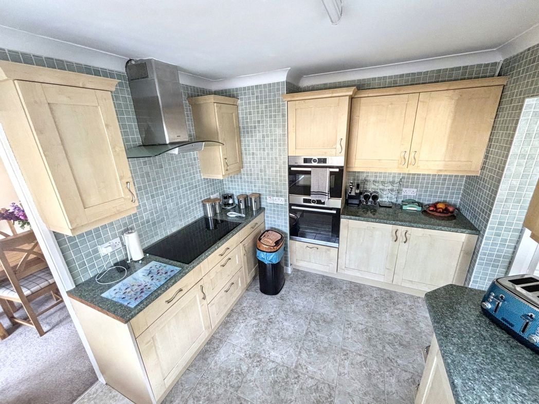 Property image 9 of 34