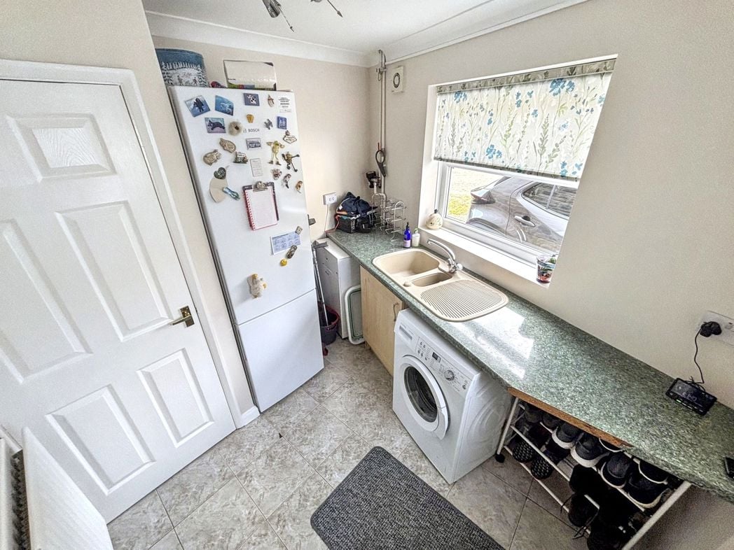 Property image 11 of 34