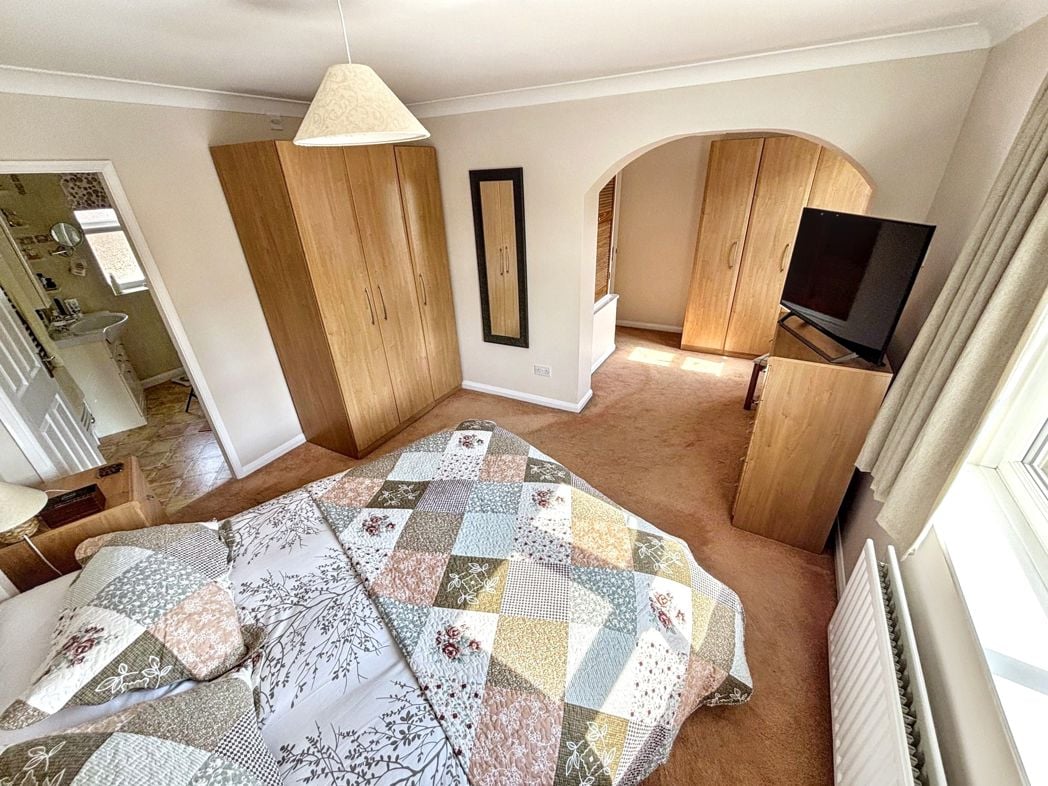 Property image 17 of 34