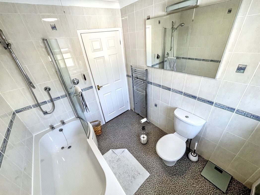 Property image 27 of 34