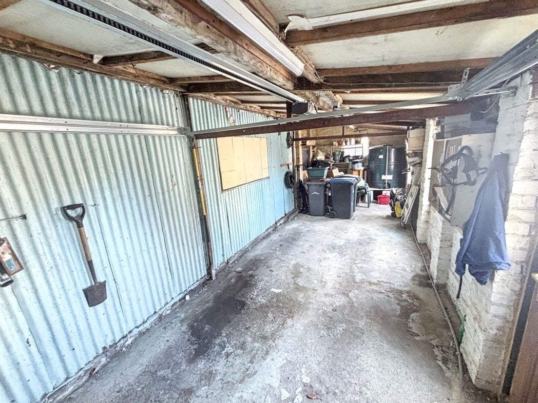 Property image 34 of 34
