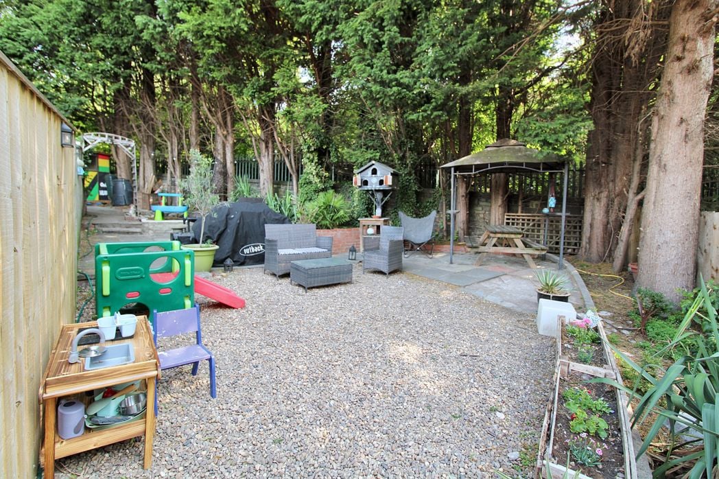 Property image 10 of 12