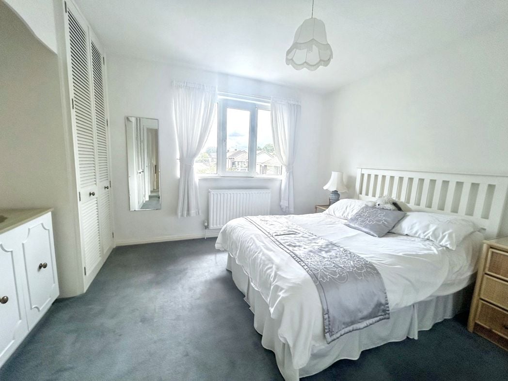Property image 13 of 27