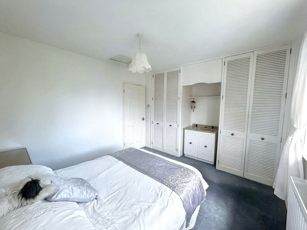 Property image 11 of 27