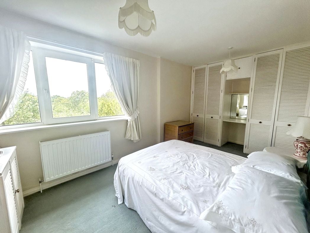 Property image 10 of 27